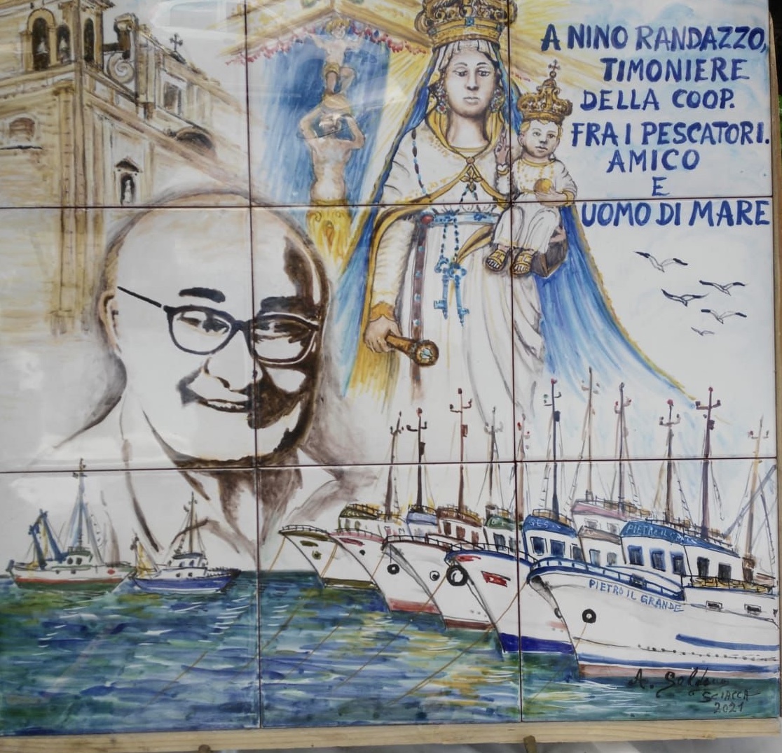 Un’opera in ceramica per ricordare Nino Randazzo, timoniere e uomo di mare