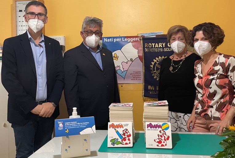 Il Rotary Menfi Belice e Carboy consegna 100 libri per i bambini di età prescolare