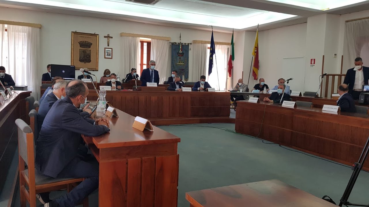 Le opinioni sull'ospedale di Ribera: dal senatore all'ex sindaco