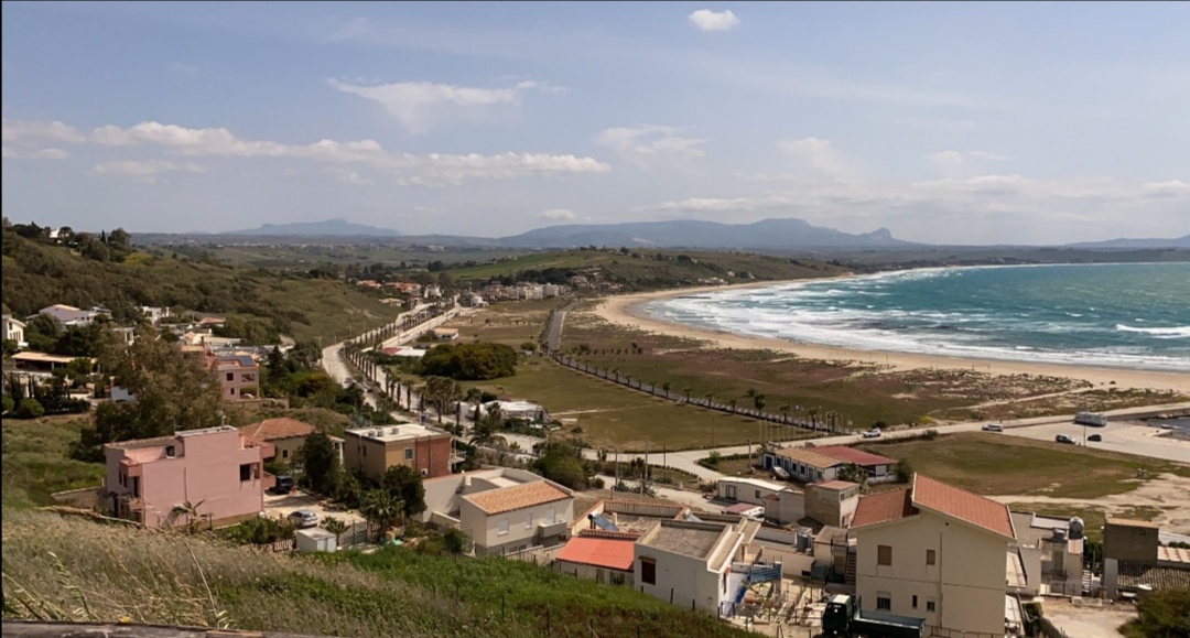 Menfi conquista la bandiera verde, spiaggia adatta ai bambini scelta dai pediatri
