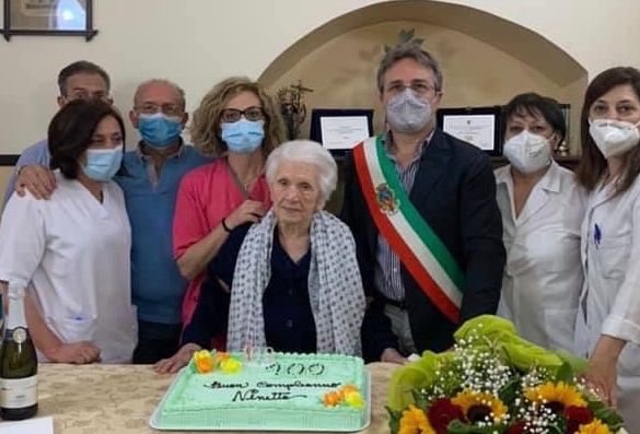Cento anni per la sambucese Ninetta Cannova festeggiati alla casa di riposo Alfonso Di Giovanna