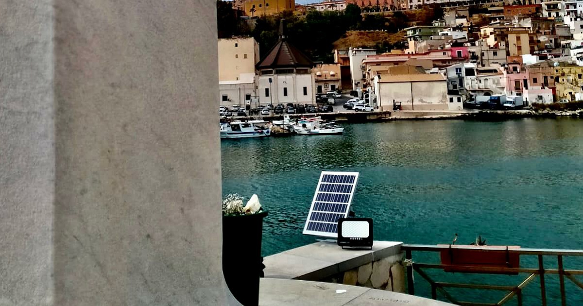 Nuovo faretto sulla statua della Madonna al porto di Sciacca, l'ex consigliere Monte ai vandali: "Evitiamo altri atti"