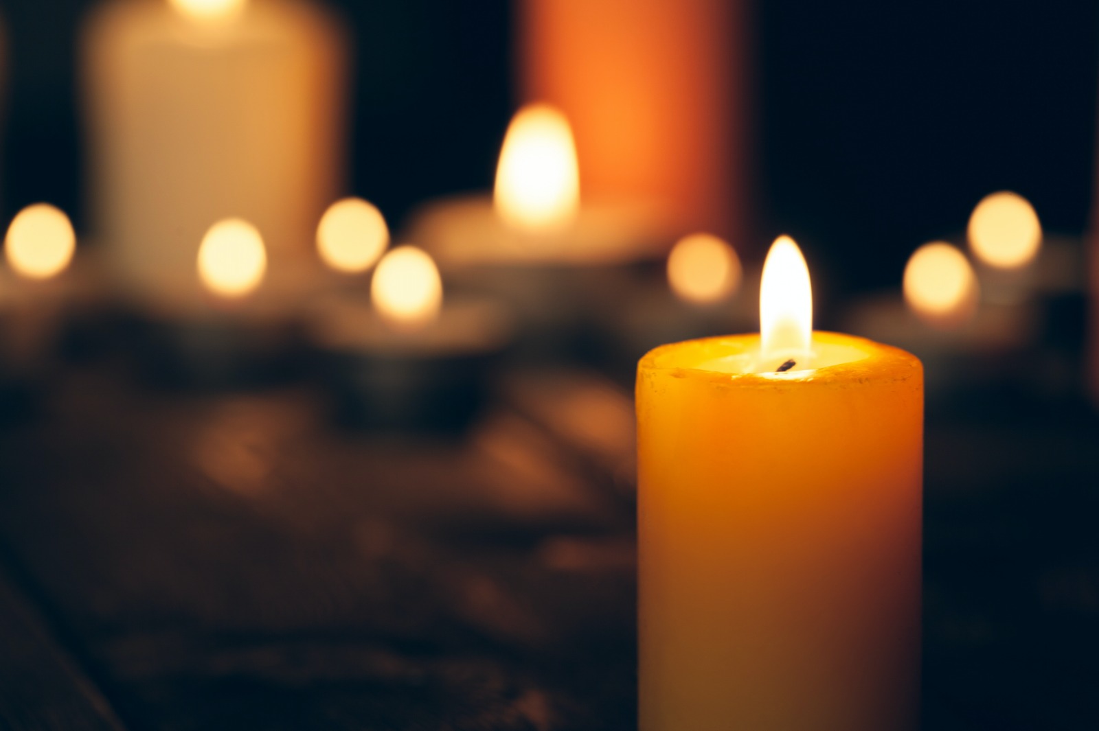 Muore un diciottenne saccense per un malore, bloccati i funerali in attesa dell'autopsia
