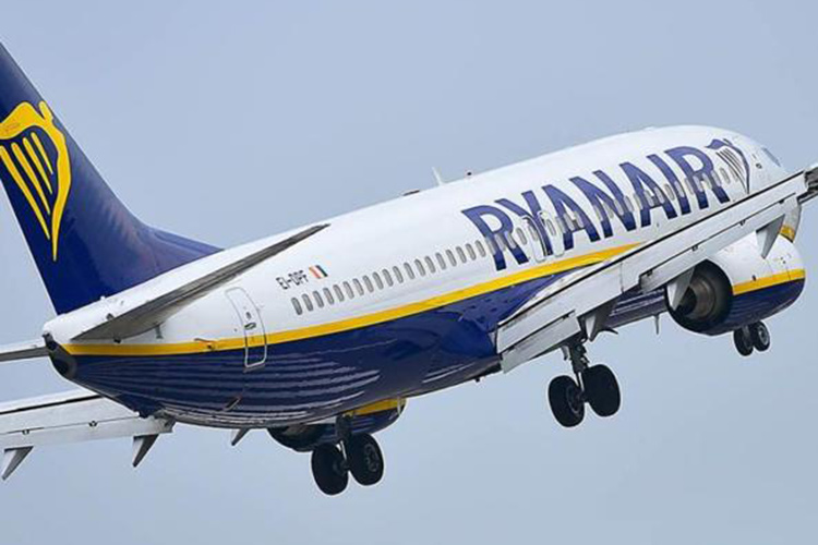 Ryanair non rimborsa i biglietti, multa da 4 milioni di euro