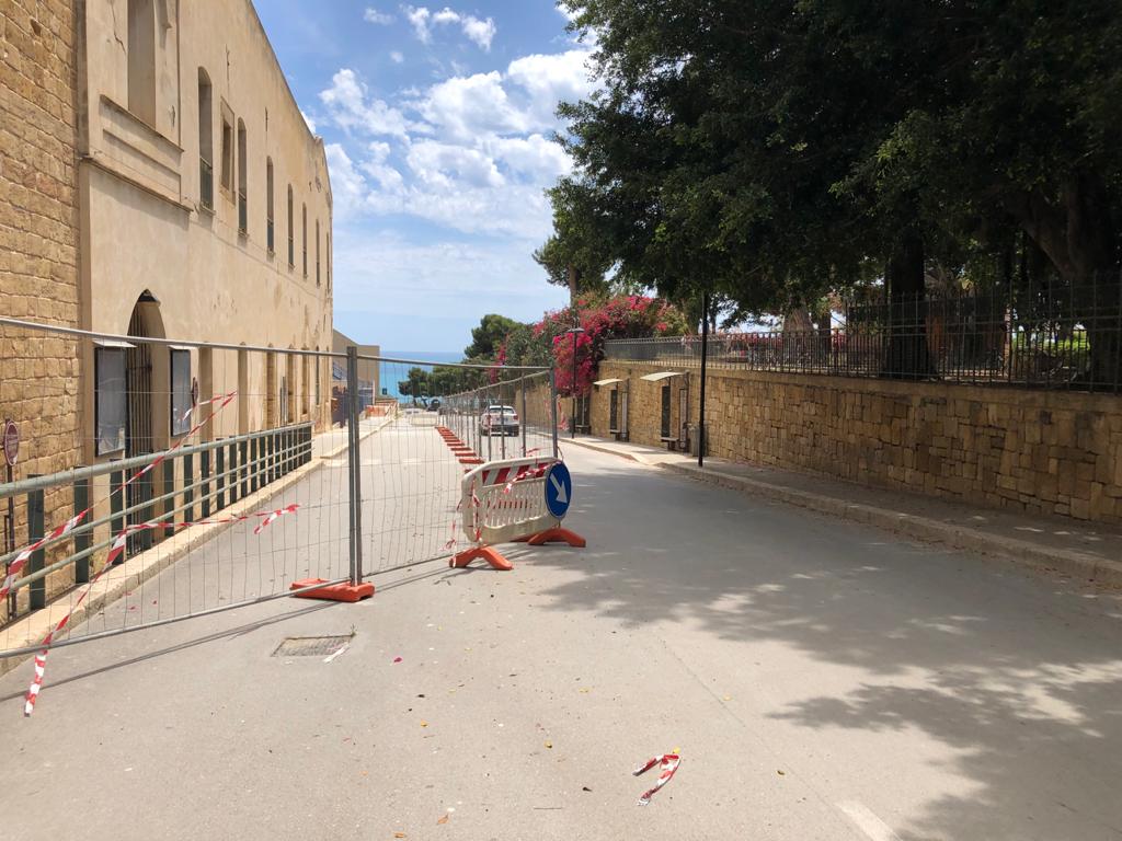 Via Agatocle a Sciacca, riaperta ad una sola corsia