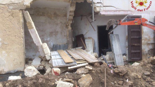 Campobello di Mazara, crolla un cinema  Due feriti estratti dalle macerie