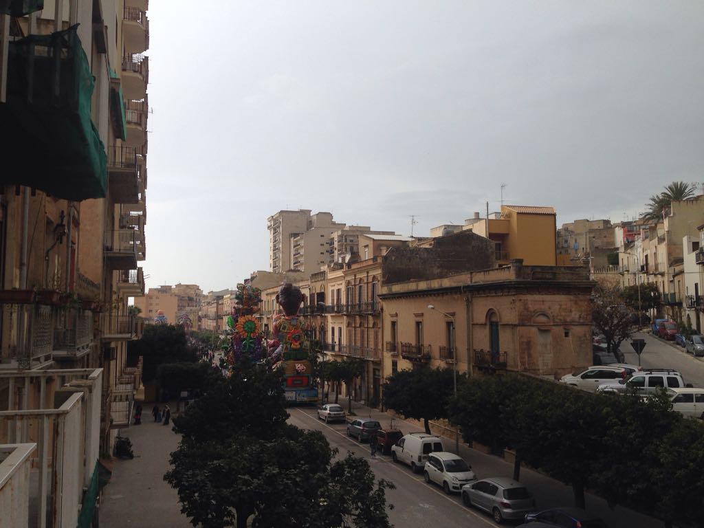 Maltempo e Carnevale: cielo nero su Sciacca, previste piogge a intermittenza almeno fino alle 19