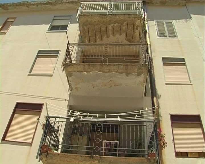 Largo Martiri di via Fani, l'irritazione dell'assessore regionale Falcone: "Iacp trasmetta subito relazione dettagliata"