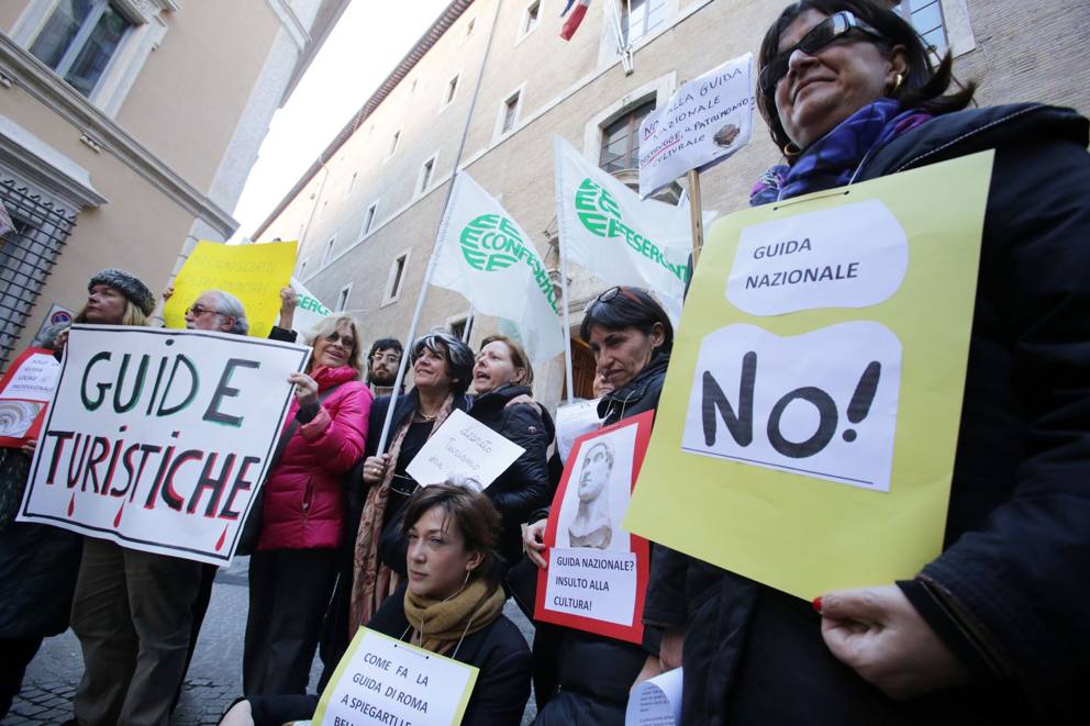 La protesta delle guide turistiche contro la deregulation. Una professione che nella "Sciacca turistica" non esiste