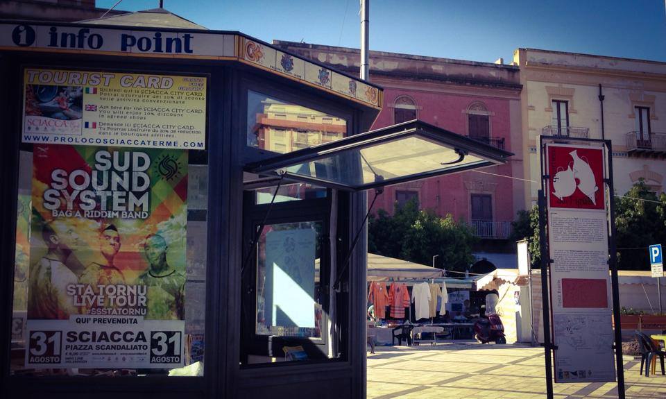 Gabbiotto di Piazza Saverio Friscia ai tassisti,  polemiche e propaganda