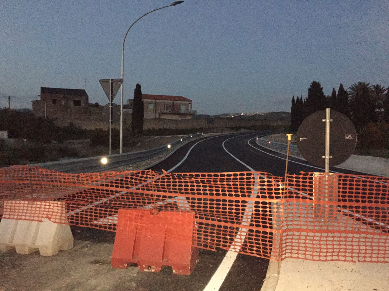 Ancora non utilizzabile la bretella dal nuovo ponte Verdura alla strada per Ribera: protestano i cittadini