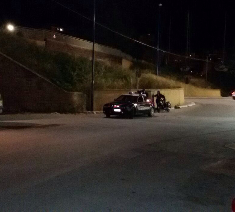 Controllo del territorio dei carabinieri a Sciacca, patenti di guida ritirate e raffica di perquisizioni con unità cinofile
