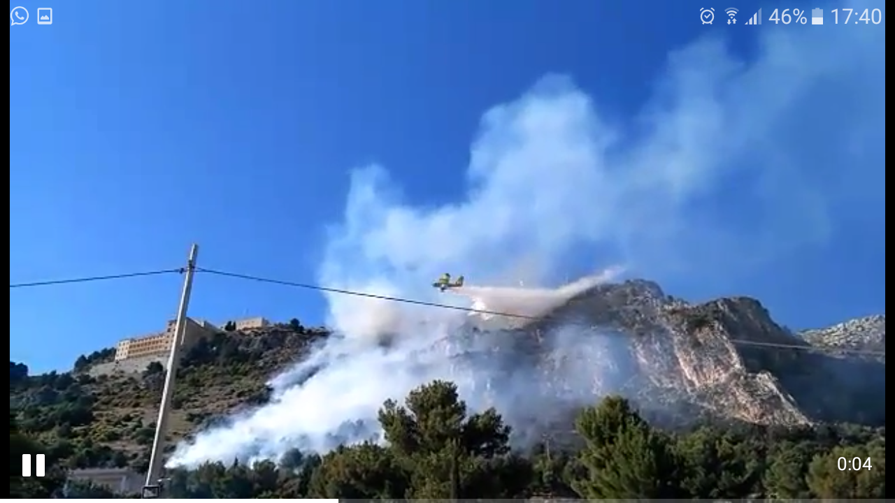 Incendio live: due Canadair in azione a San Calogero
