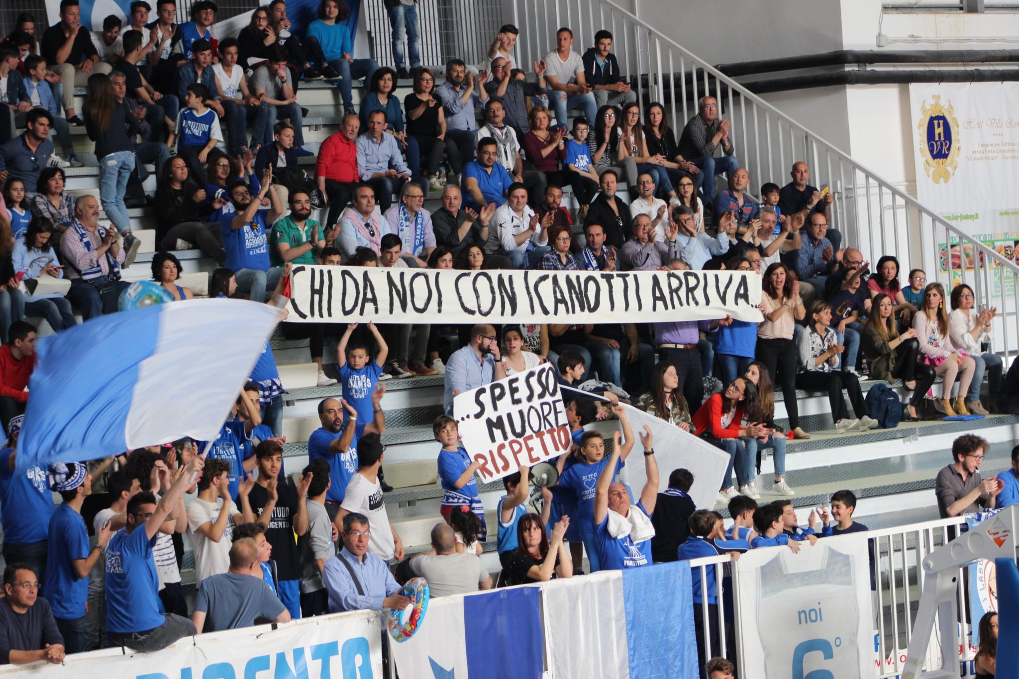Polemiche per le parole dello sponsor della squadra avversaria, tifosi reagiscono con sportività