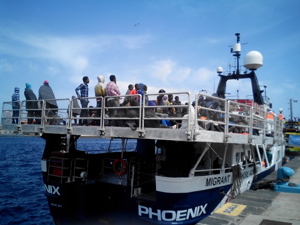 Ucciso migrante da uno scafista a bordo di un gommone per un cappellino