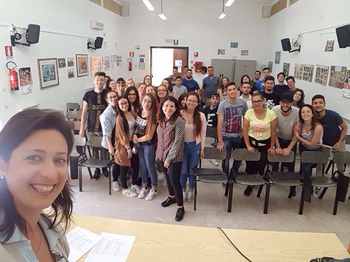 Microcredito per i giovani, incontro tra studenti del "Crispi" e funzionario regionale