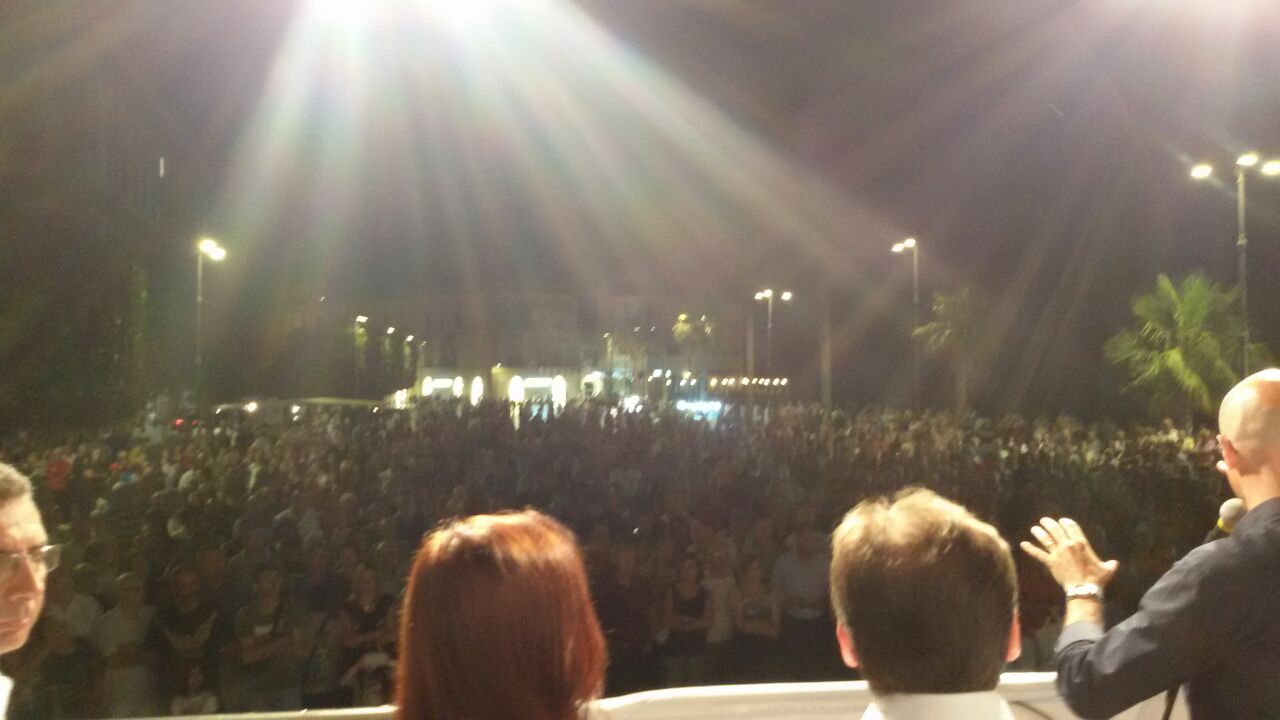 Comizi in piazza poi il silenzio, domenica al voto