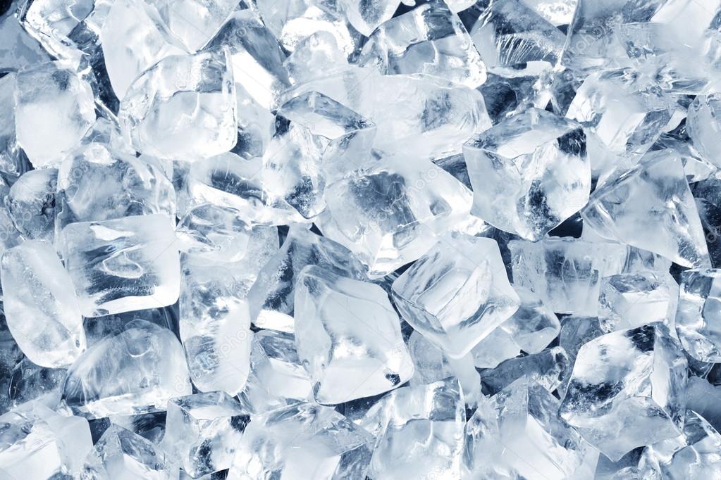 L'ironia del ghiaccio sulla testa per chi perderà: è la prima elezione "on the rocks" della storia