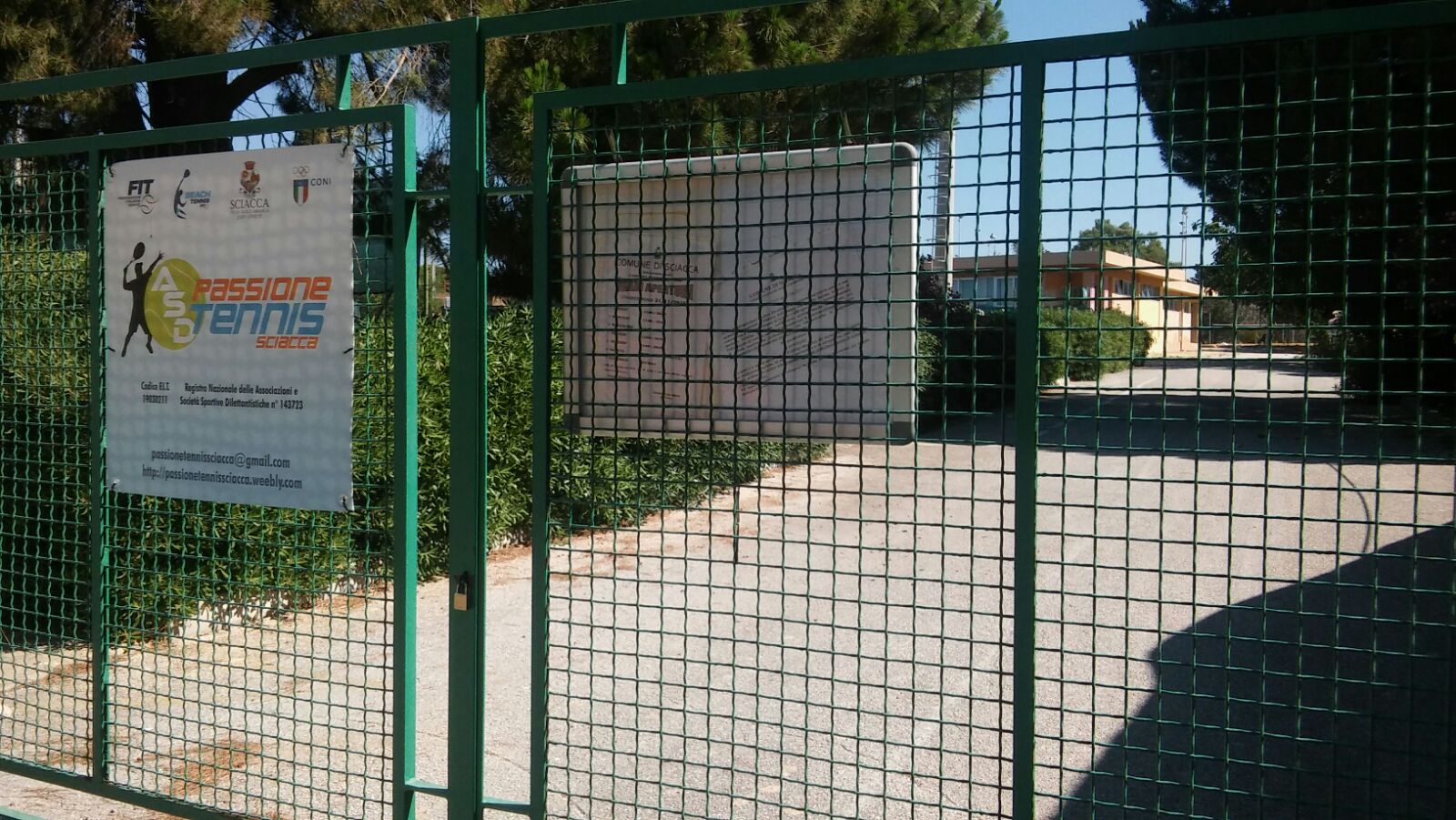 Manca il defibrillatore, chiusi a Sciacca lo stadio e i campi da tennis