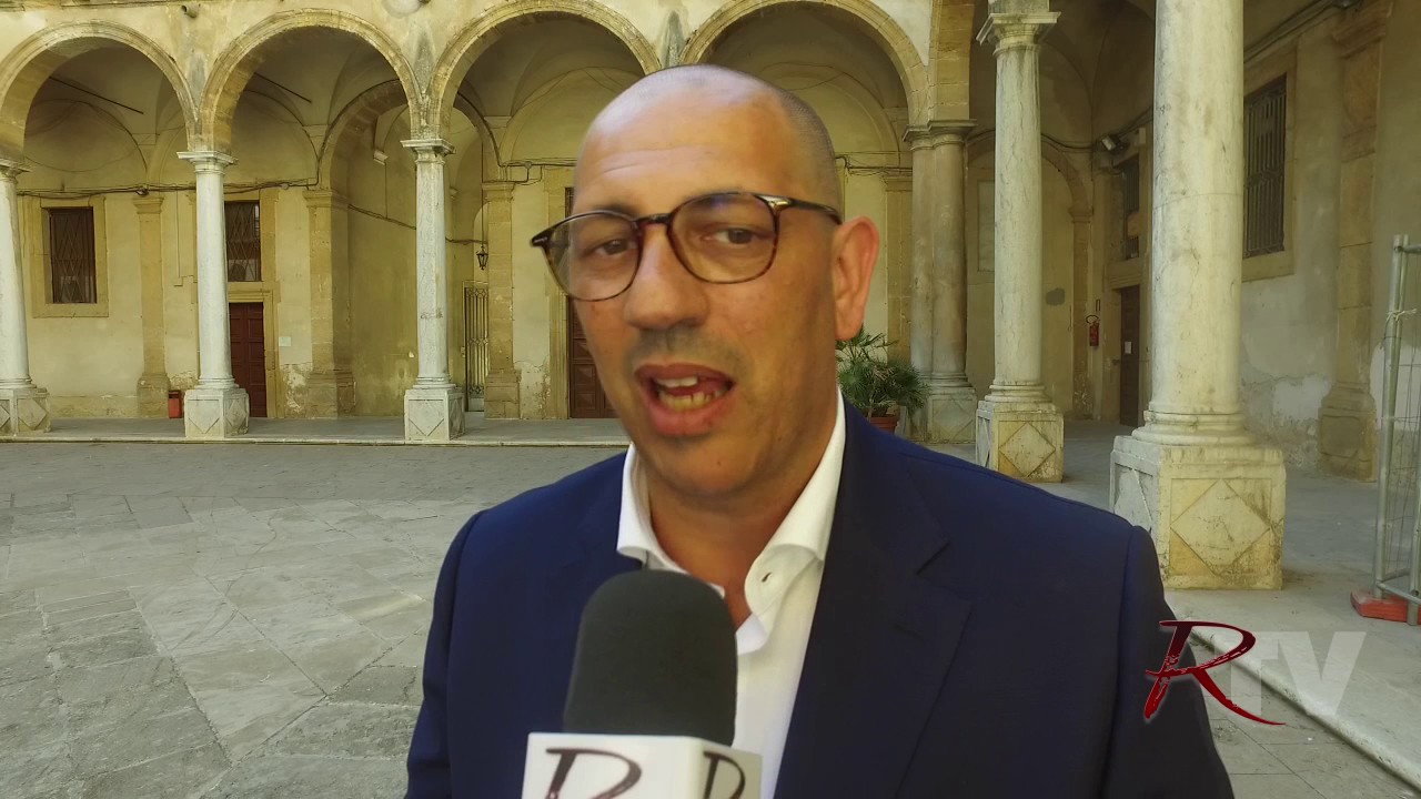 Confcommercio consegna gli assegni ai titolari di alcune aziende danneggiate dall'alluvione di novembre