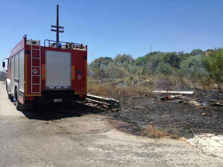 Incendio in corso al Sovareto, lambite pure alcune abitazioni