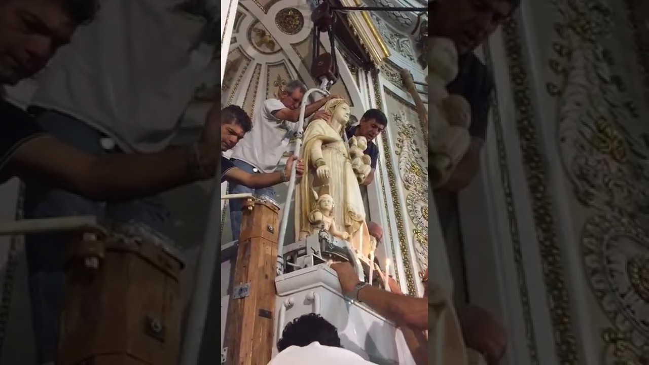 Inizio dei festeggiamenti della Madonna del Soccorso, questa mattina "la discesa" del simulacro