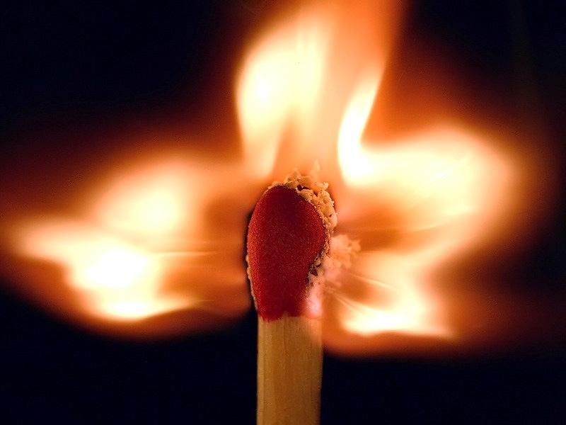 Incendiava sterpaglie a Siracusa, sessantenne arrestato