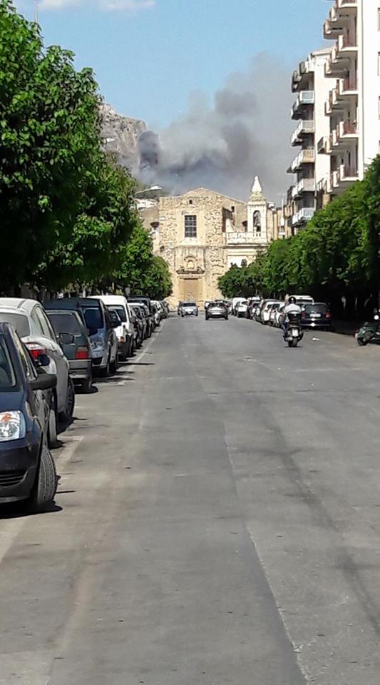 Incendio sul Monte Kronio: interrogatorio in corso nei confronti di due ragazzini. Sono loro i piromani?