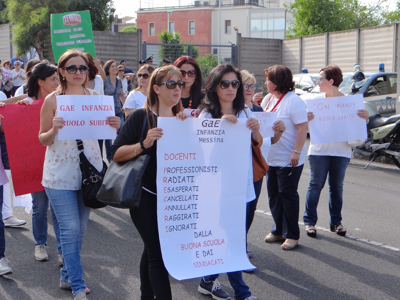 Protesta insegnanti siciliane al nord: "Stiamo subendo un'ingiustizia"