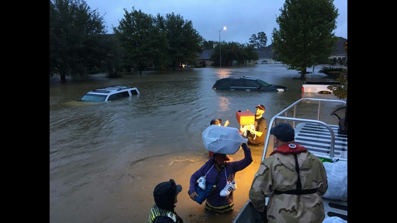 Evacuata a Houston la famiglia di Diego Chiarello: "L'acqua cresceva a dismisura di ora in ora, abbiamo perso tutto"