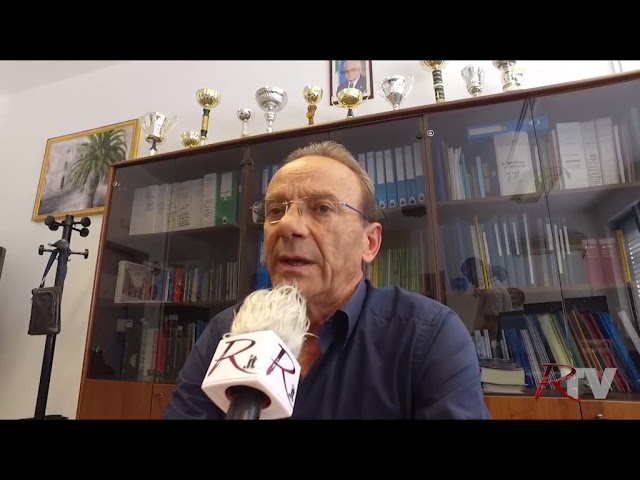 Scelto l'11 settembre come 1° giorno di scuola per gestire meglio i "ponti". Il preside della M.Rossi: "Il comune da anni non ci dà più un soldo"