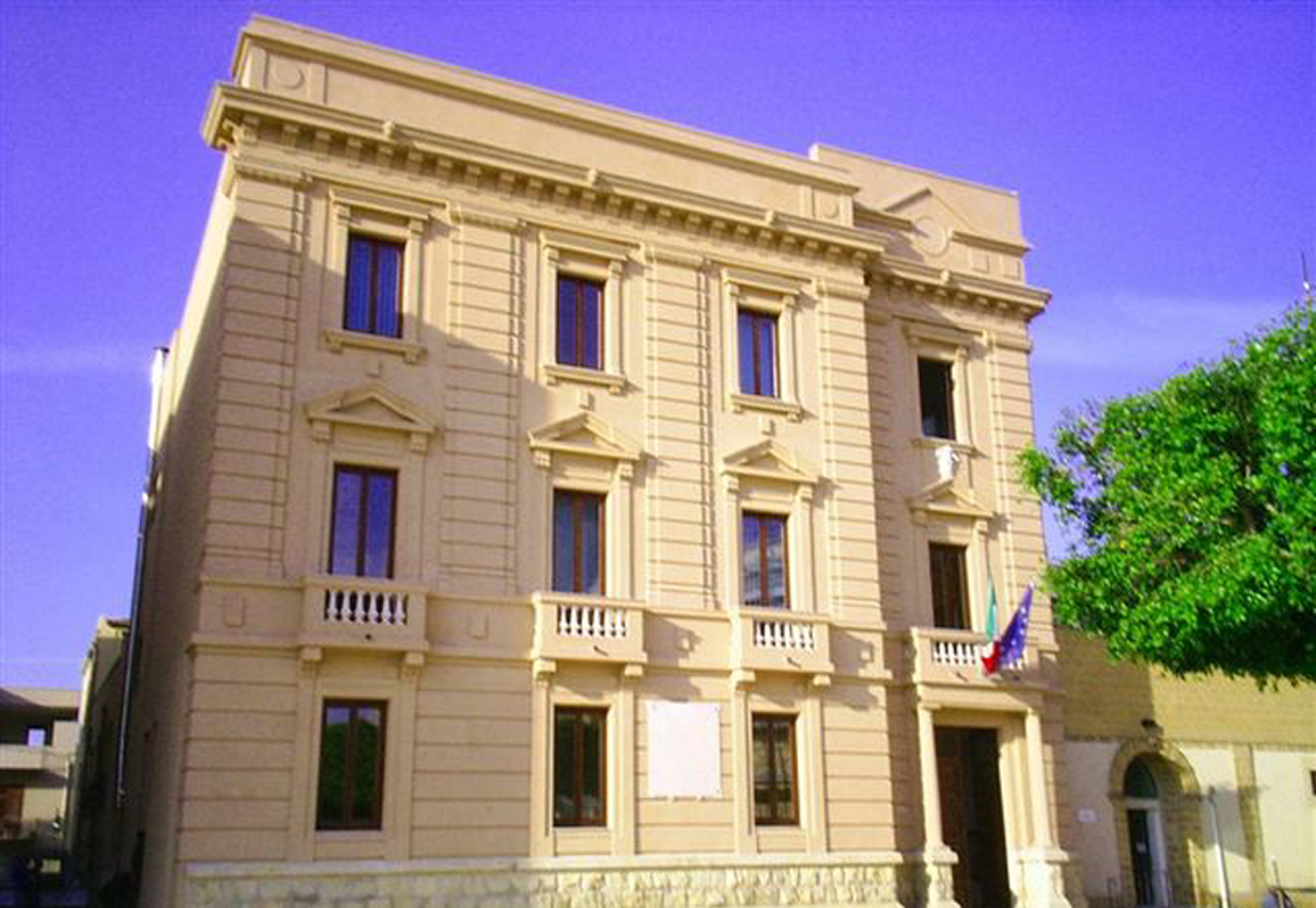 Randagismo, il Comune di Menfi per 3 cani spende 3.200 euro per un servizio di 7 mesi