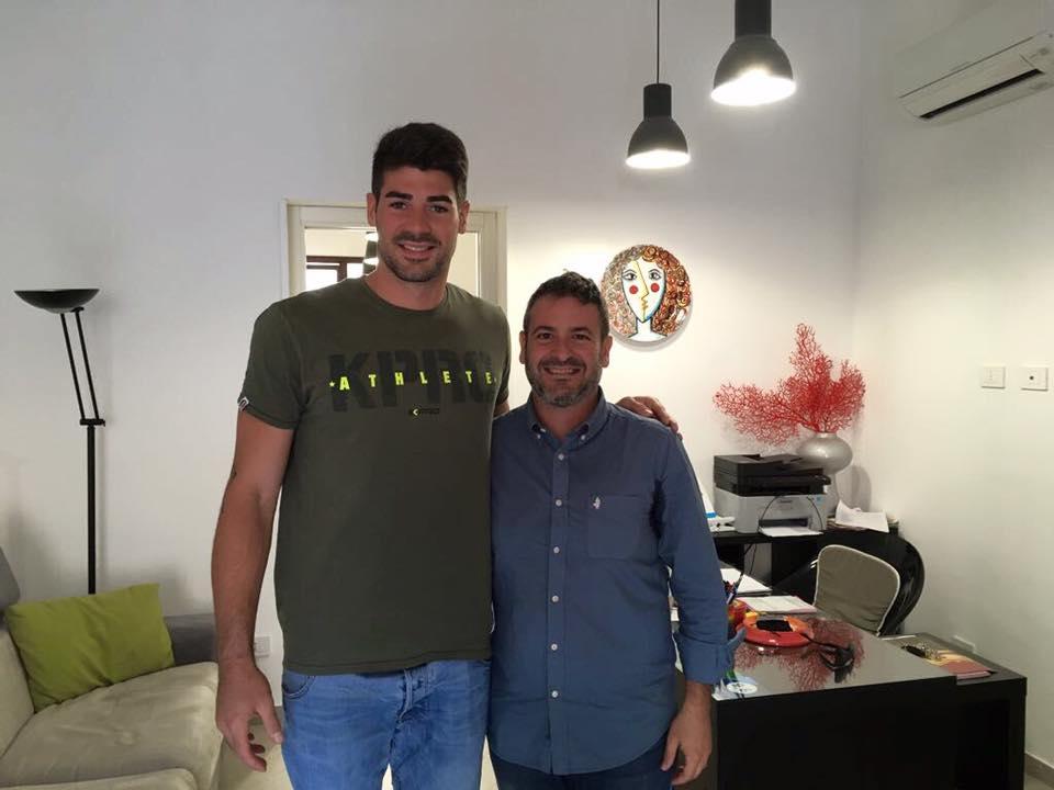 Il pallavolista Filippo Lanza in vacanza a Sciacca ospite di un Bed and Breakfast  del centro