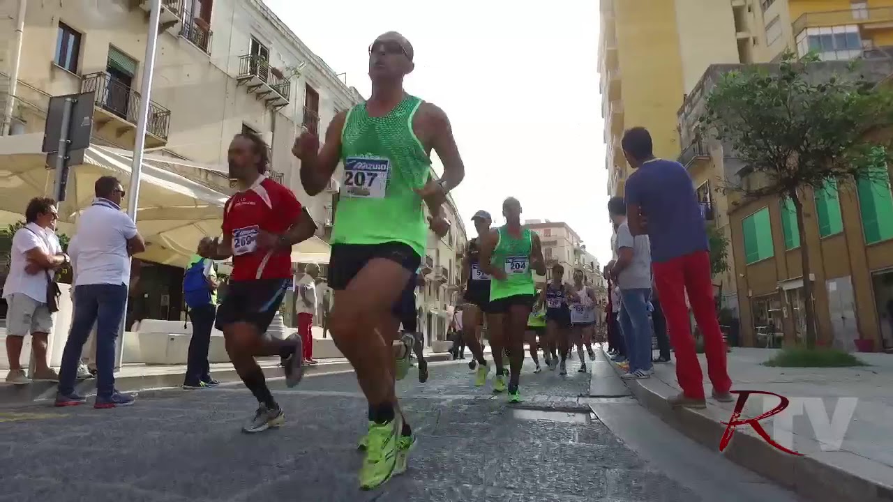 Domenica mattina a Sciacca senza auto e invasa da podisti, vince lo sport con la maratonina