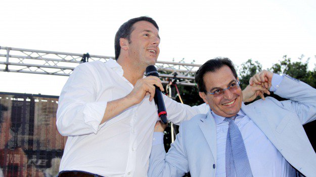 Matteo Renzi chiama ancora Rosario Crocetta: "Rinuncia al simbolo del Megafono e fà confluire i tuoi candidati con Micari"