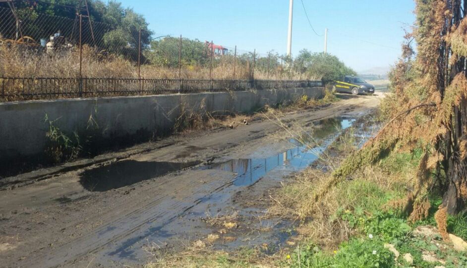 Sigilli ad un frantoio di Montallegro, sversamenti illegali e impiegati lavoratori in nero