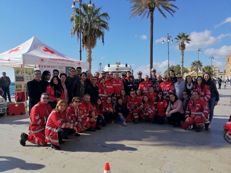 La Croce Rossa questa mattina in piazza Scandaliato per la sicurezza stradale