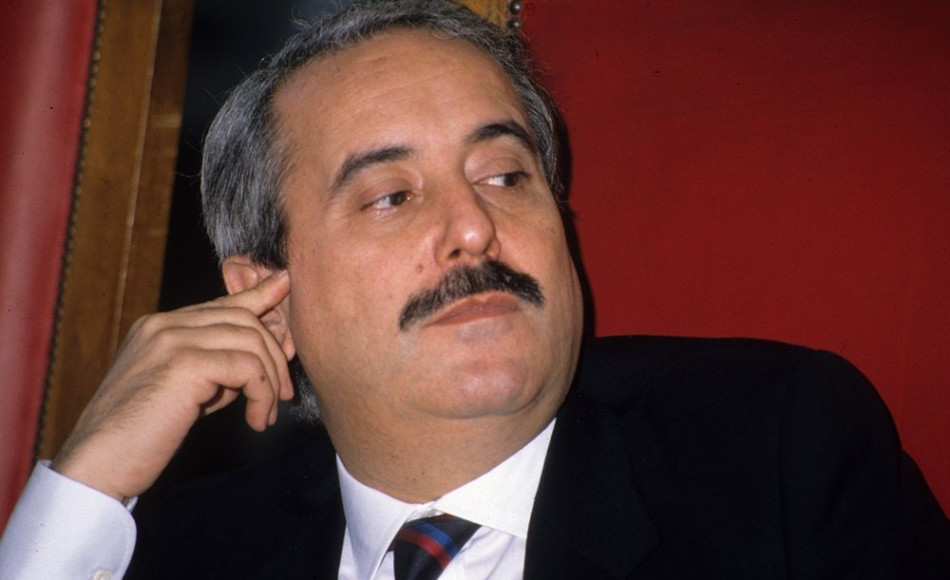 Ritrovato un presunto appunto di Falcone riguardante Berlusconi e suoi possibili rapporti con i mafiosi