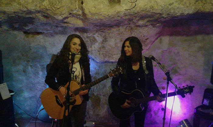 Musica, teatro e arte di strada domani a Sciacca. Tra gli ospiti anche la giornalista rocker Raffaella Daino