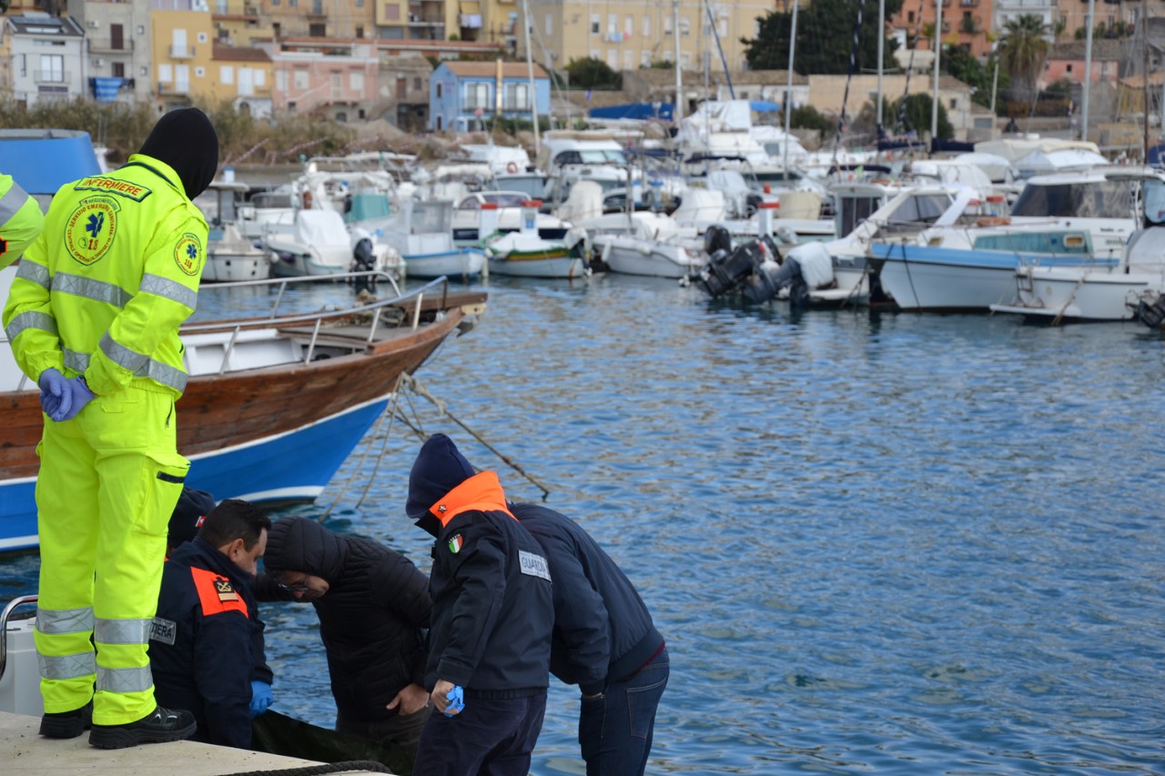 Identificato il cadavere ritrovato al porto, è di un senzatetto romeno