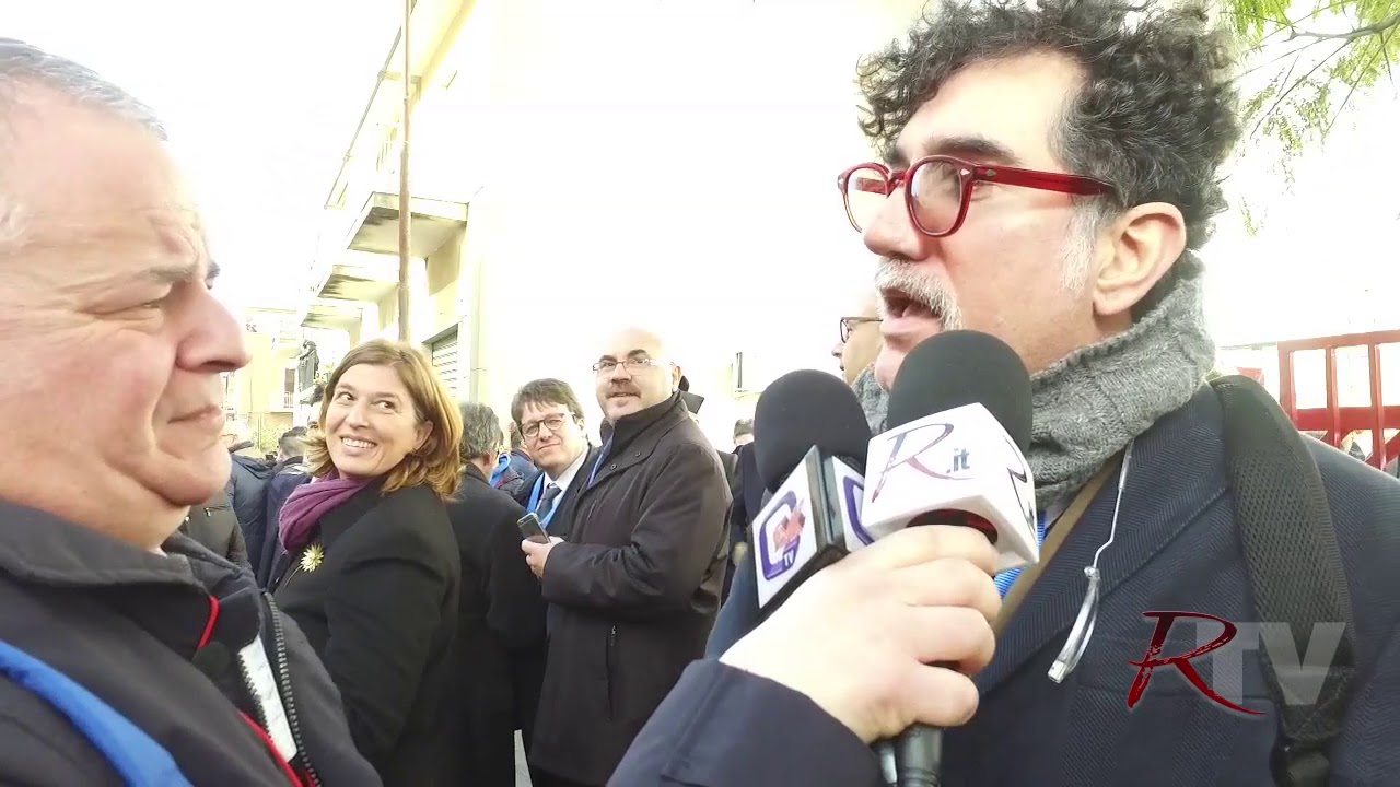 Libertà, strade e Cocciu d'amuri: Lello Analfino la star del cerimoniale del sisma del Belice