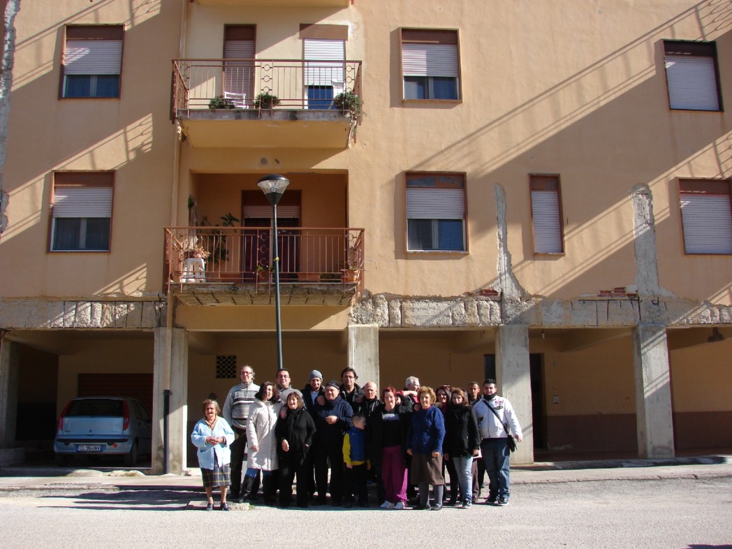 Pace si autoconvoca all'Istituto Case Popolari per i ritardi degli alloggi di via Fani