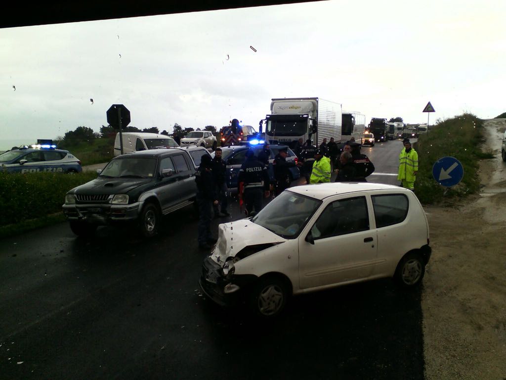 Incidente sulla 115, mezzi pesanti bloccati. Solo un ferito lieve