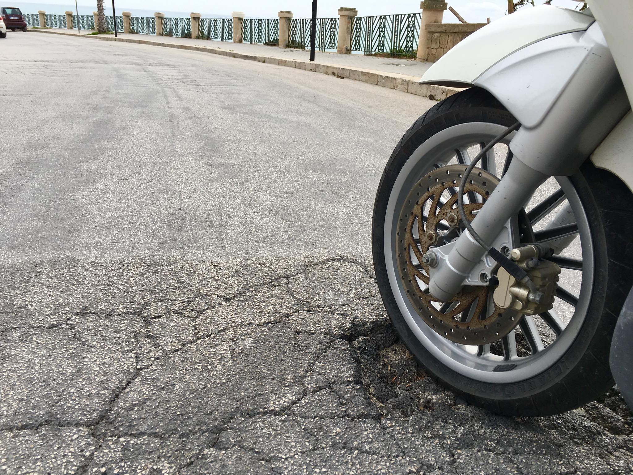 Sciacca tappezzata di buche, emigrato in visita a Sciacca scrive alla sindaca