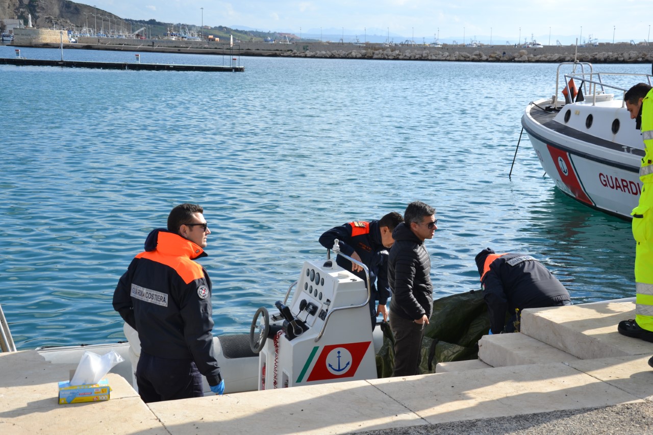 Il romeno morto a Natale nel porto di Sciacca, si cercano ancora i familiari con l'aiuto del Consolato