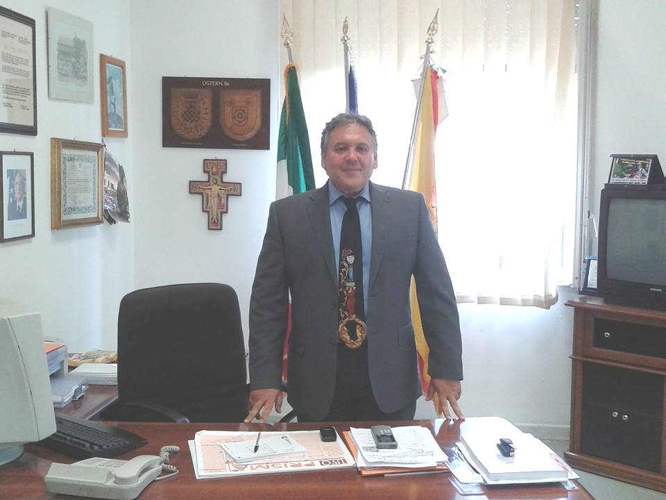 Il sindaco di San Biagio Platani arrestato si difende: "Non ho pilotato appalti, solo aiutato chi chiedeva lavoro"