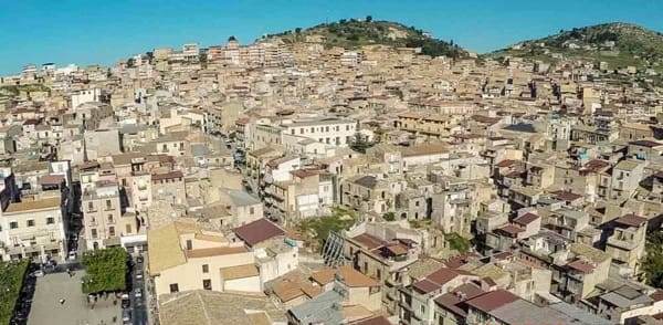 Anche Favara in piazza contro la gestione Girgenti Acque