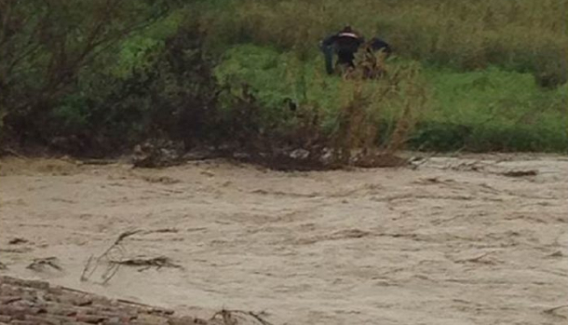 Castelvetrano. Anziano travolto dal fango, i carabinieri lo mettono in salvo