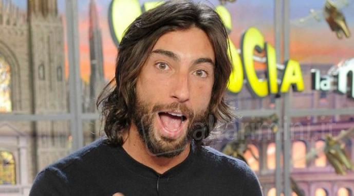 Brumotti diffonde il video dell'aggressione allo Zen 2, non trovata alcuna ogiva