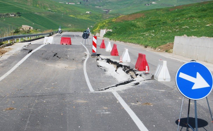 Caltabellotta. Partiranno a maggio i lavori di eliminazione del pericolo sulla strada per San Carlo